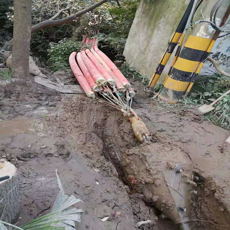 俄罗斯风门封窗通道武汉拖拉管